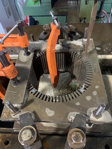 专业夹具装夹，严控变形