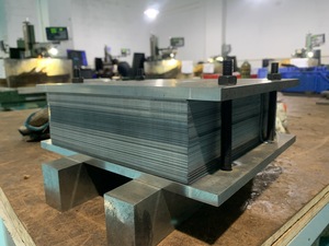 叠压材料厚度调整，尺寸对齐